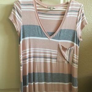 V-neck knit tee